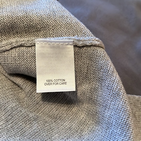 Women’s Lightweight Sweater Size Medium - Picture 5 of 5